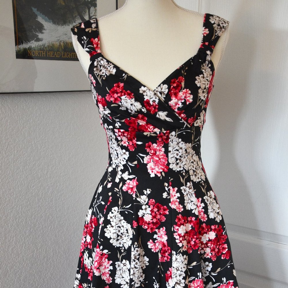 White House Black Market Pink Floral Lined Dress